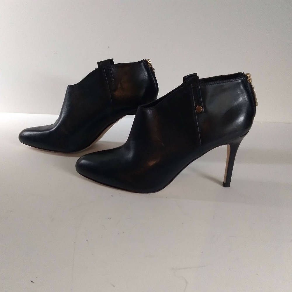 Ivanka Trump  ankle high heel boots Junk  black  size 9M